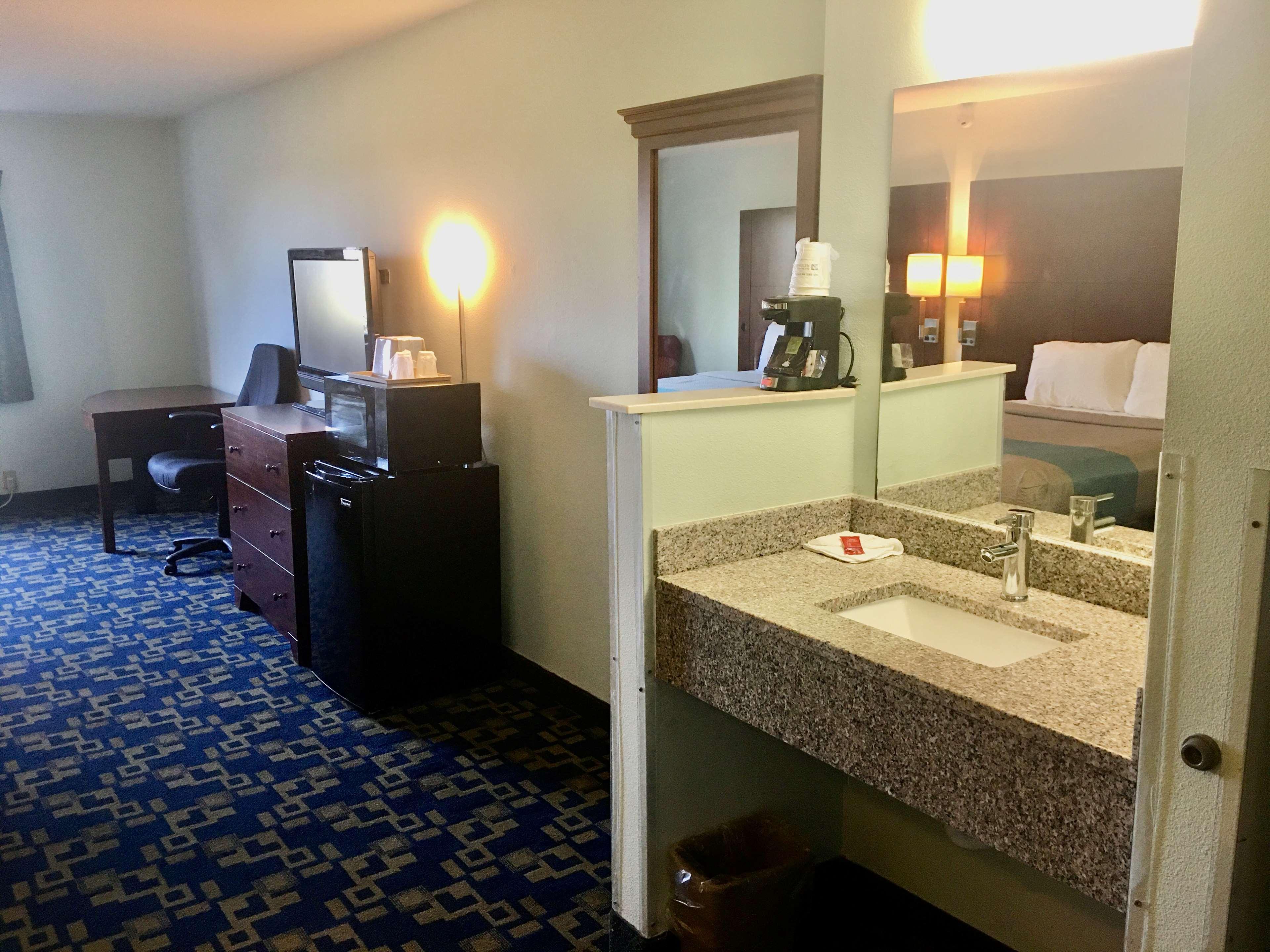 Surestay Hotel By Best Western Weimar Exterior photo